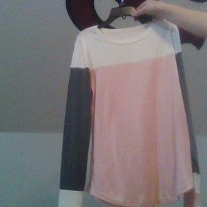 Cute long sleve going out shirt. NEW never worn.